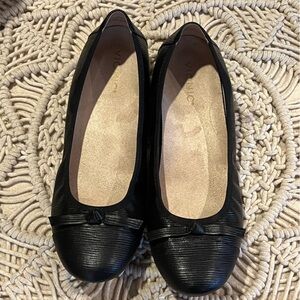 Vionic  Lynx Amorie Flats Ballet Black Size 11